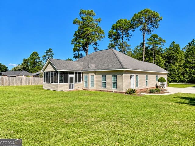4 bedroom, 2 bathroom, 2,590 sq ft single family residence for sale at 709 Brookwood Drive, Statesboro, GA 30461 — photo 2