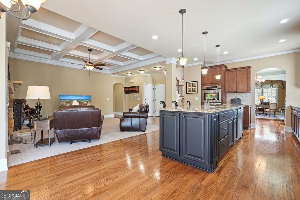 5 bedroom, 4 bathroom, 3,552 sq ft single family residence for sale at 302 Grant Court, Canton, GA 30114 — photo 7