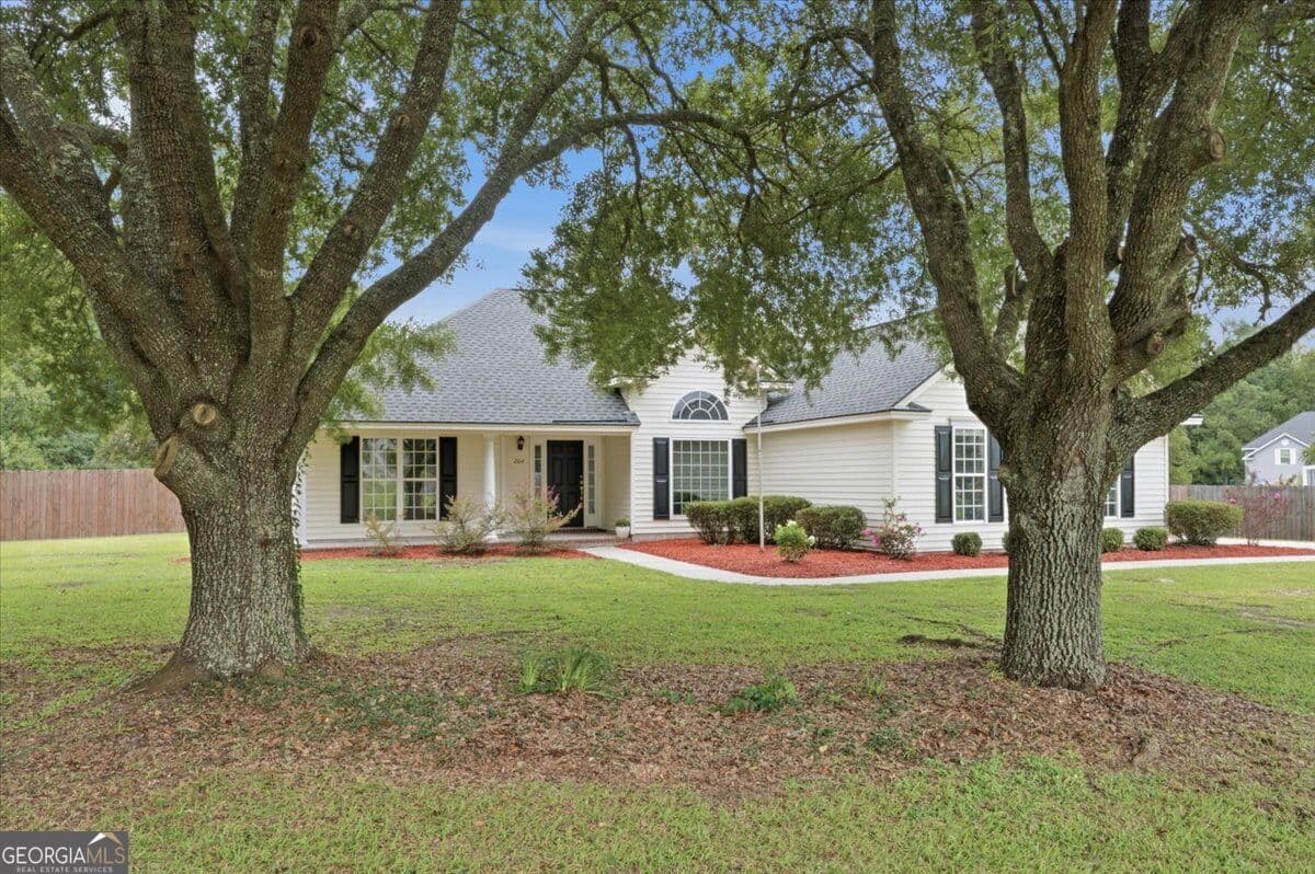 4 bedroom, 2 bathroom, 1,922 sq ft single family residence for sale at 204 Veranda Avenue, Guyton, GA 31312 — photo 6