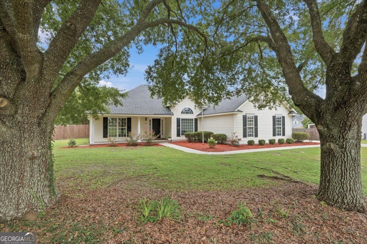 4 bedroom, 2 bathroom, 1,922 sq ft single family residence for sale at 204 Veranda Avenue, Guyton, GA 31312 — photo 5