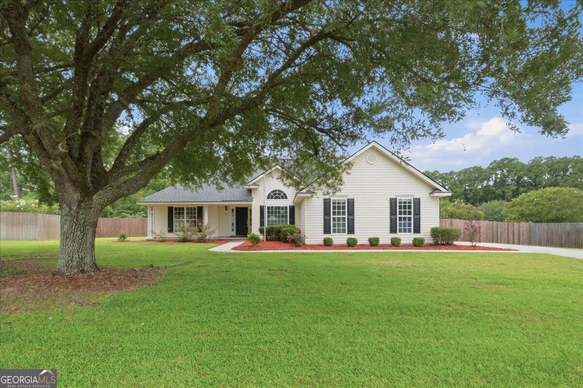 4 bedroom, 2 bathroom, 1,922 sq ft single family residence for sale at 204 Veranda Avenue, Guyton, GA 31312 — photo 4