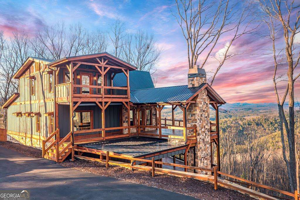 4 bedroom, 4.5 bathroom, 4,200 sq ft cabin,single family residence for sale at 470 Skylight Drive, Blue Ridge, GA 30513 — photo 3