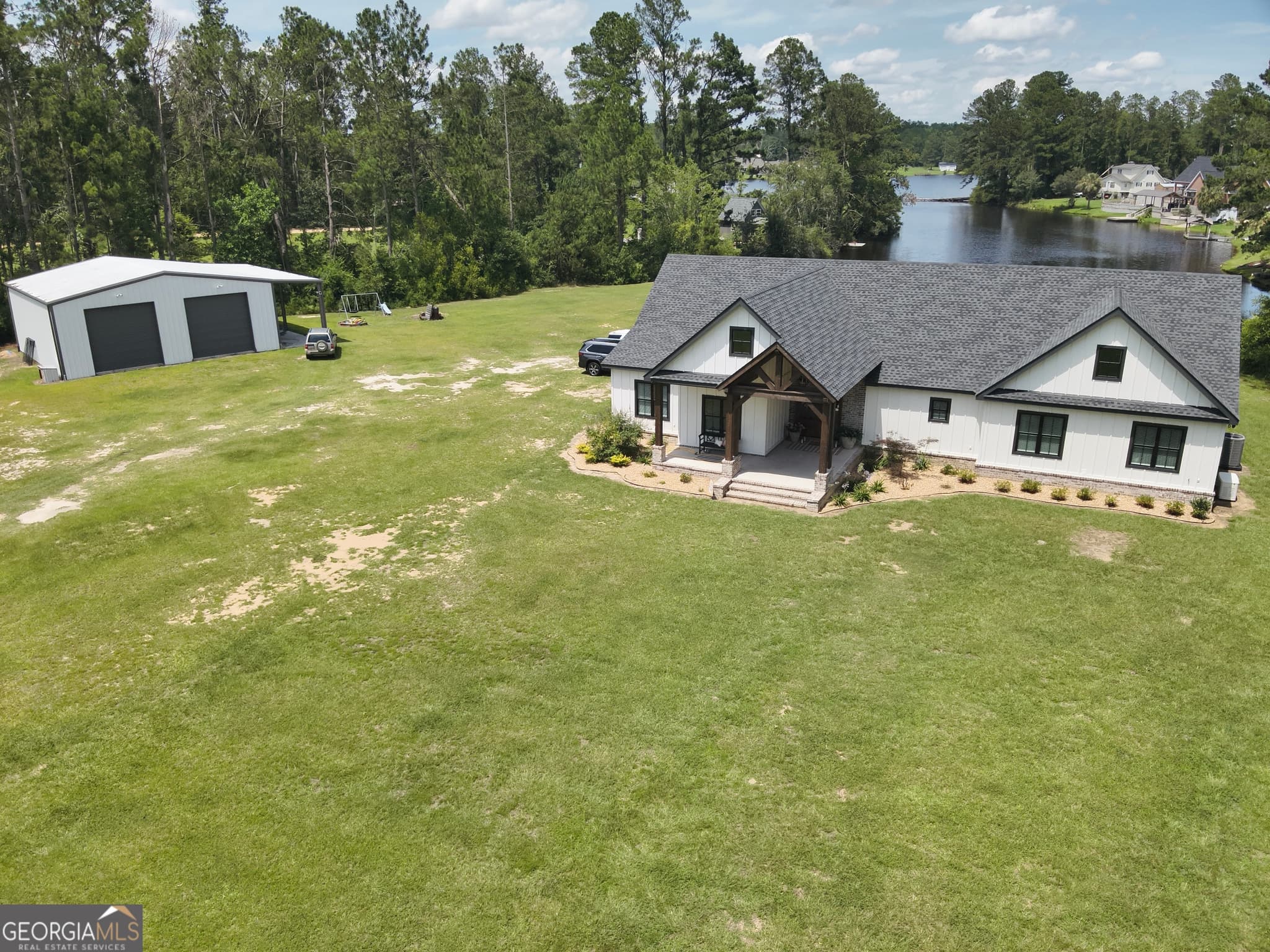 4 bedroom, 2.5 bathroom, 2,849 sq ft single family residence for sale at 149 Owl Head Trail, Hazlehurst, GA 31539 — photo 2