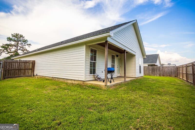 3 bedroom, 2 bathroom, 1,302 sq ft single family residence for sale at 1803 Northside Drive, Valdosta, GA 31602 — photo 8