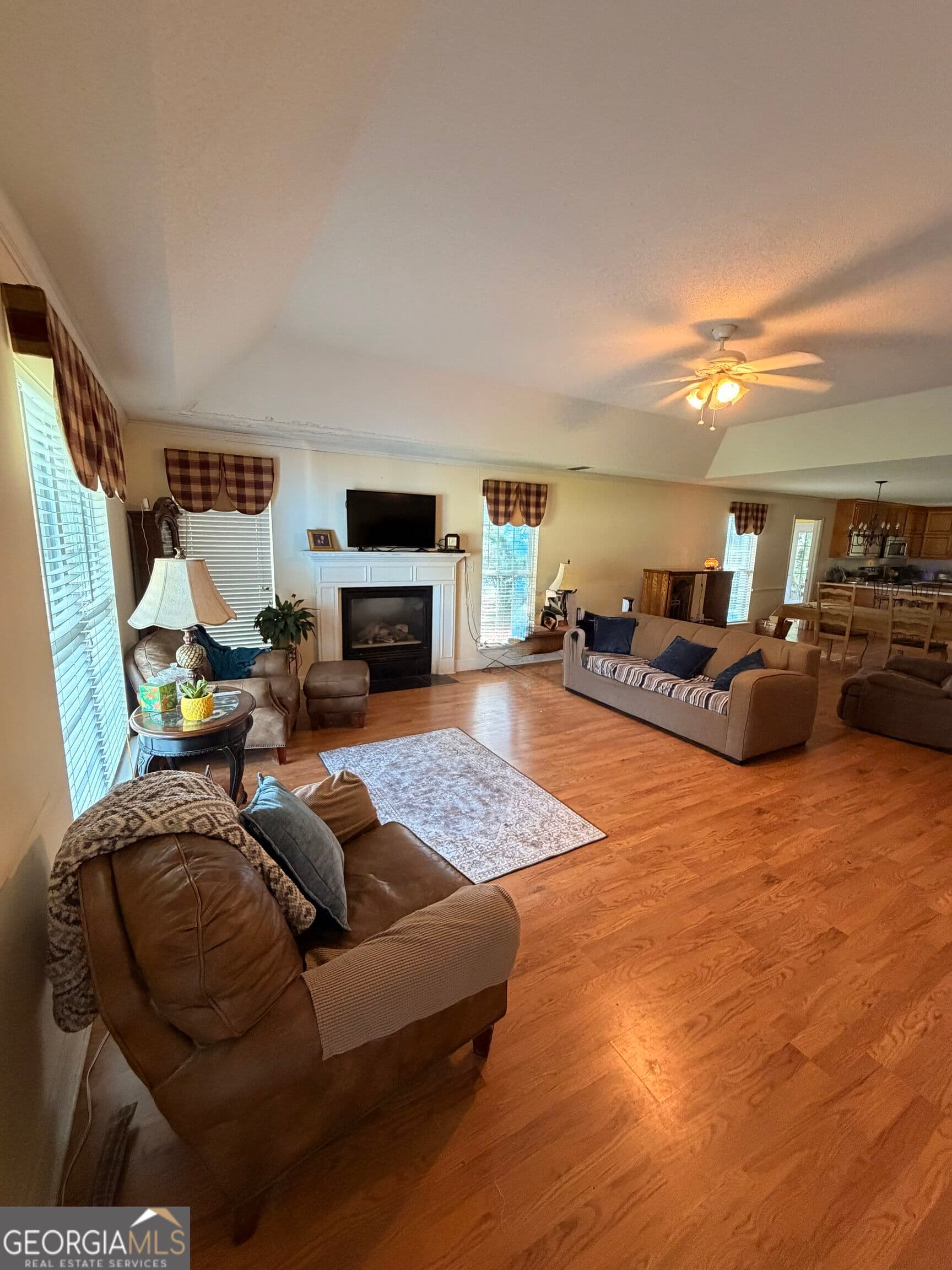3 bedroom, 2 bathroom, 1,872 sq ft single family residence for sale at 178 Edinborough Drive, Leesburg, GA 31763 — photo 6