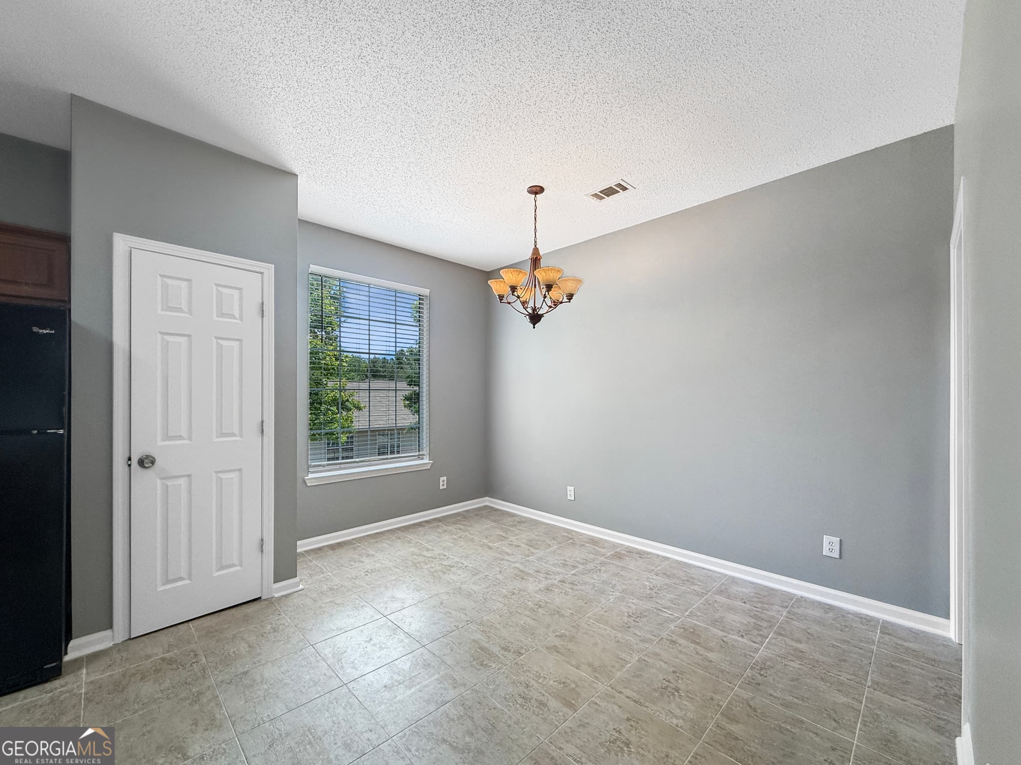 3 bedroom, 2.5 bathroom, 1,384 sq ft townhouse for sale at 353 Smokewood Way, Newnan, GA 30263 — photo 8