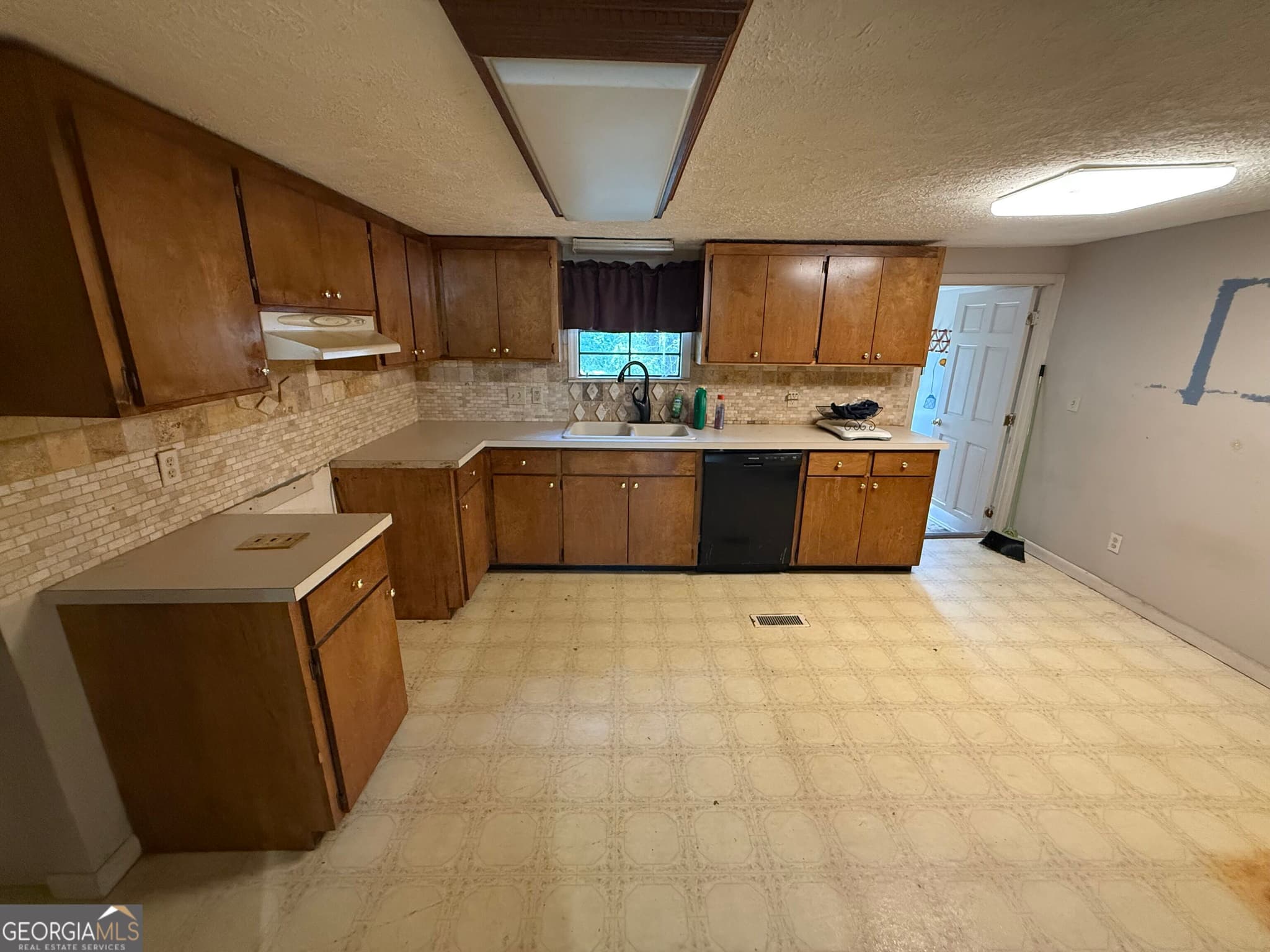 4 bedroom, 2.5 bathroom, 2,276 sq ft single family residence for sale at 3718 N Highway 1, Midville, GA 30441 — photo 6