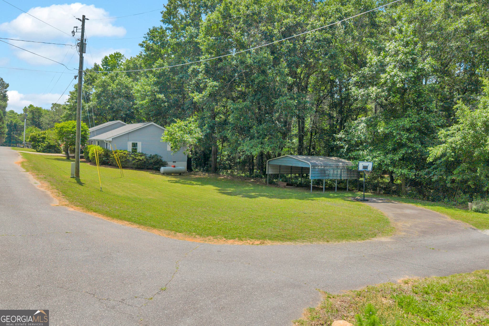 3 bedroom, 2.5 bathroom, 1,952 sq ft single family residence for sale at 79 Wisteria Cove Estate, Hartwell, GA 30643 — photo 3