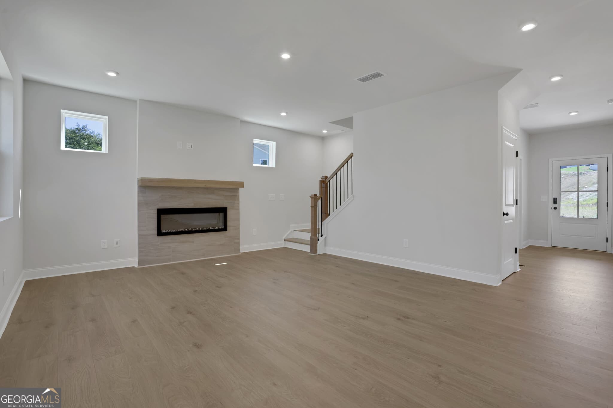 4 bedroom, 2.5 bathroom, 3,323 sq ft single family residence for sale at 307 William Gossett Drive 47B, Canton, GA 30114 — photo 7