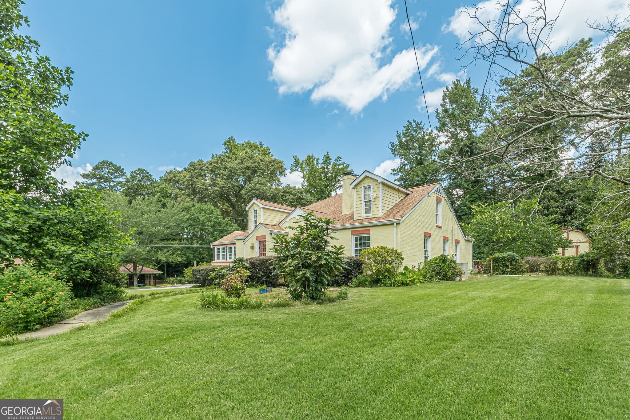 4 bedroom, 3 bathroom, 3,375 sq ft single family residence for sale at 2367 Ridgeway Avenue, College Park, GA 30337 — photo 3