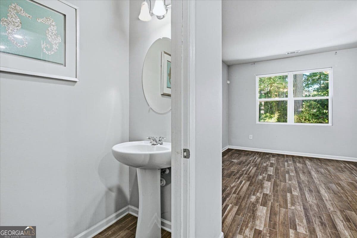 3 bedroom, 2.5 bathroom, 1,514 sq ft townhouse for sale at 6338 Kinsland Court, Lithonia, GA 30058 — photo 6