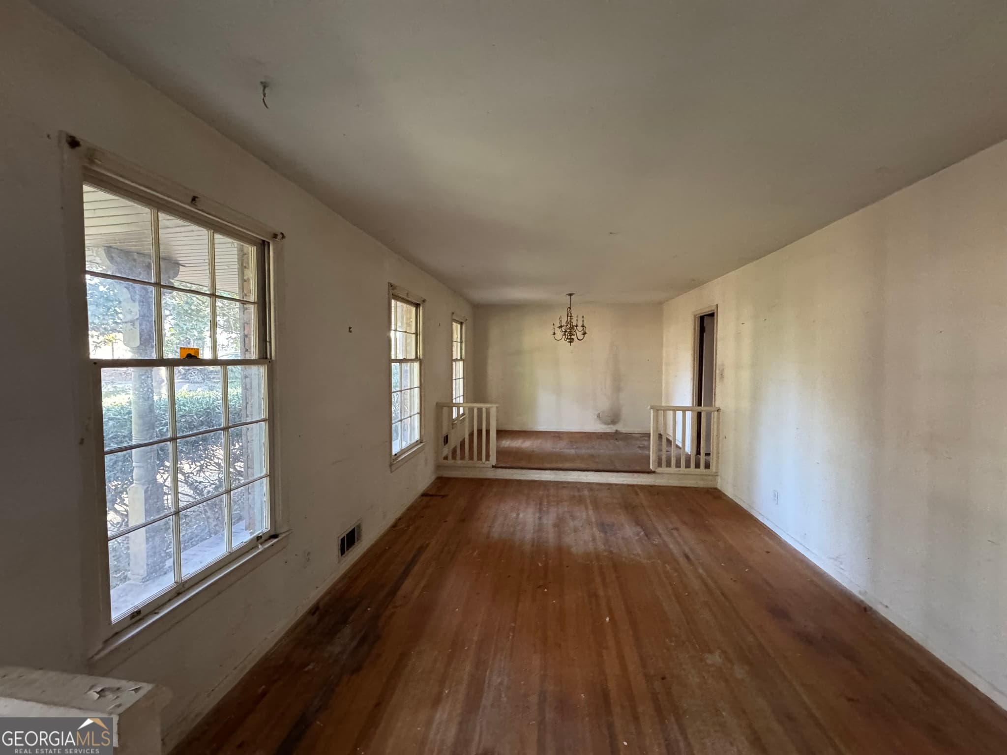3 bedroom, 2.5 bathroom, 1,296 sq ft single family residence for sale at 3955 Demooney Road, Atlanta, GA 30349 — photo 8