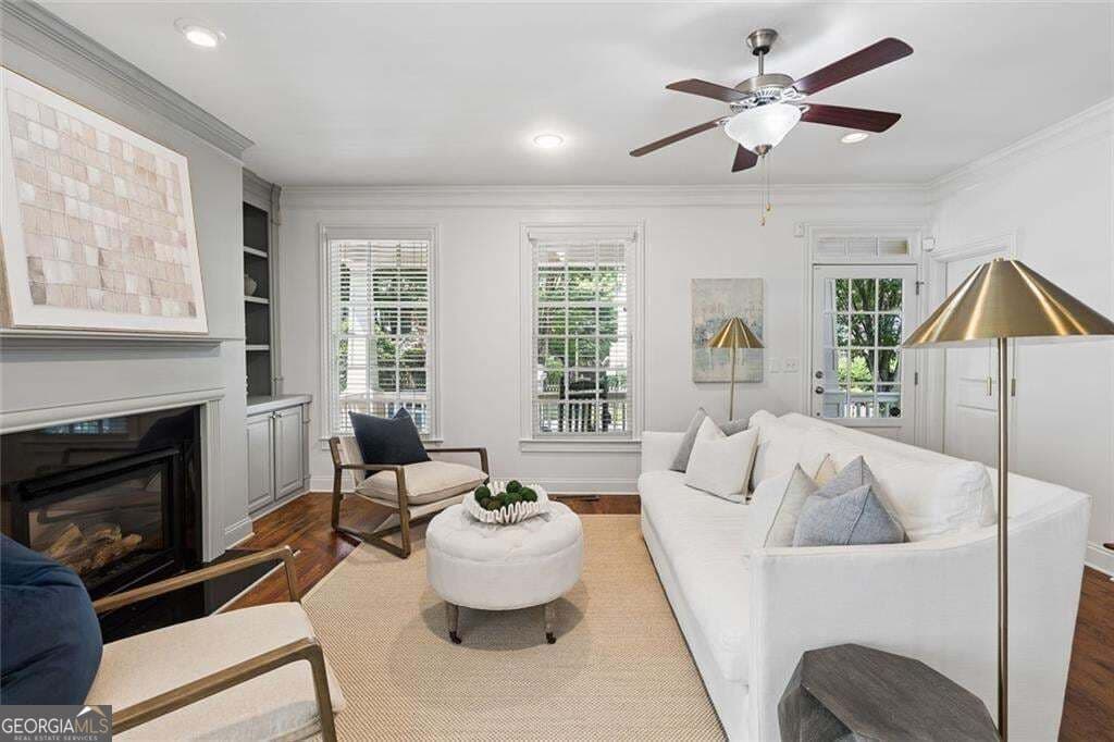 4 bedroom, 2.5 bathroom, 2,514 sq ft single family residence for sale at 1634 Gilstrap Lane, Atlanta, GA 30318 — photo 10