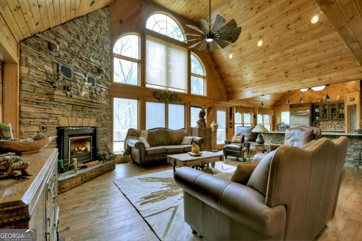 5 bedroom, 3 bathroom, 3,996 sq ft cabin,single family residence for sale at 324 Cooper Creek Drive, Suches, GA 30572 — photo 10