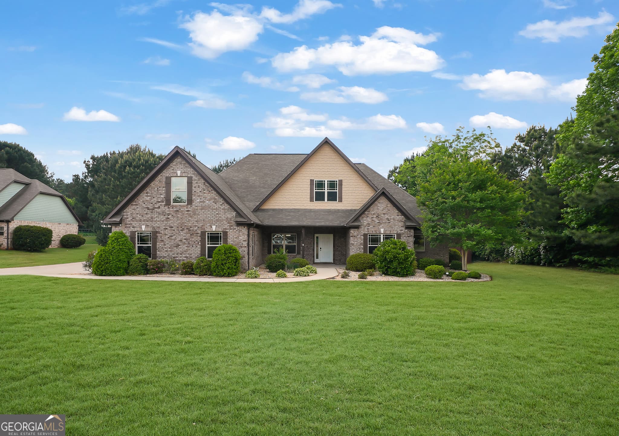 5 bedroom, 4 bathroom, 3,390 sq ft single family residence sold at 103 Huntington Way, Williamson, GA 30292