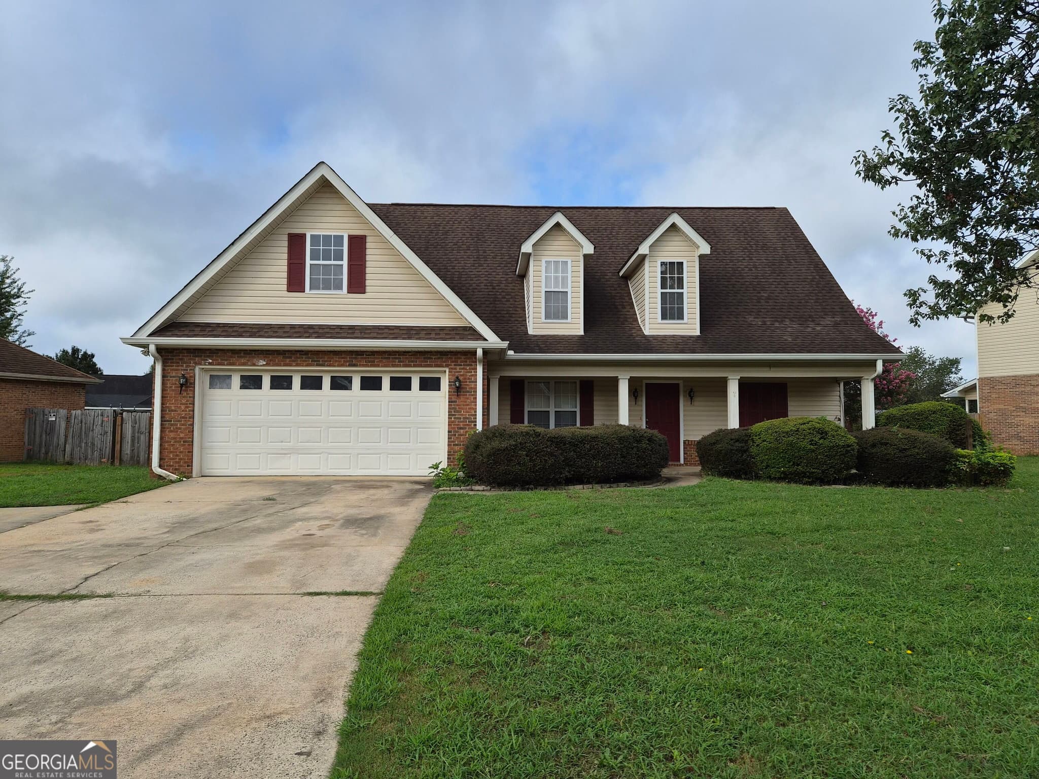 4 bedroom, 2.5 bathroom, 2,061 sq ft single family residence for sale at 200 Myles Lane, Bonaire, GA 31005