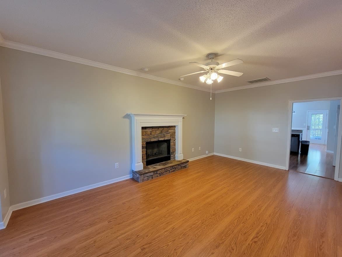 4 bedroom, 2 bathroom, 2,064 sq ft single family residence for rent at 435 Southridge, Senoia, GA 30276 for $2,400 a month — photo 2