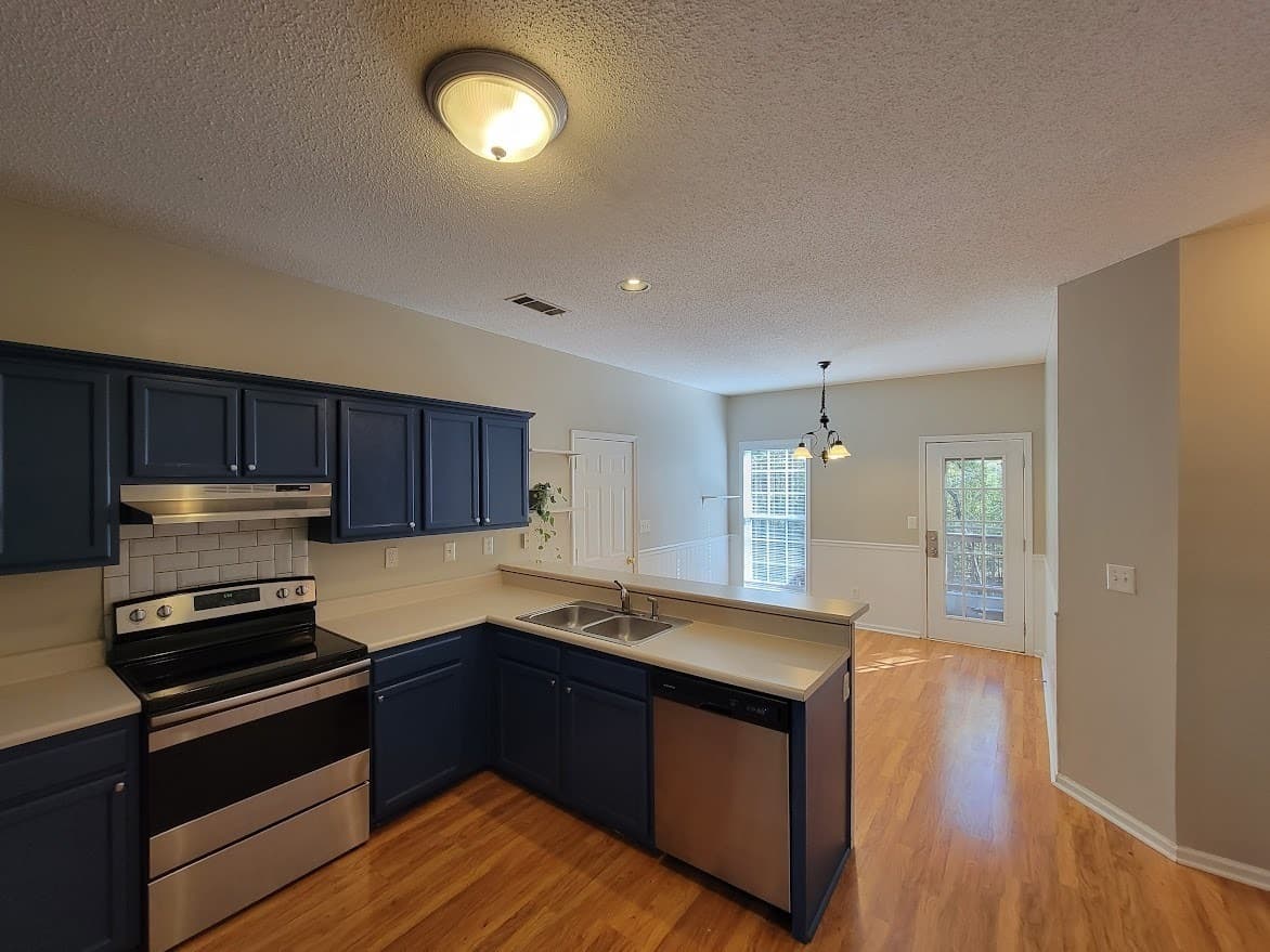 4 bedroom, 2 bathroom, 2,064 sq ft single family residence for rent at 435 Southridge, Senoia, GA 30276 for $2,400 a month — photo 6