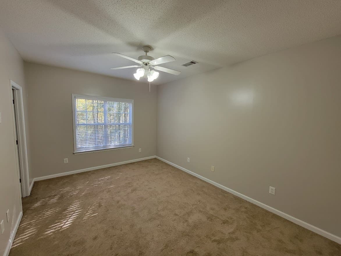4 bedroom, 2 bathroom, 2,064 sq ft single family residence for rent at 435 Southridge, Senoia, GA 30276 for $2,400 a month — photo 8