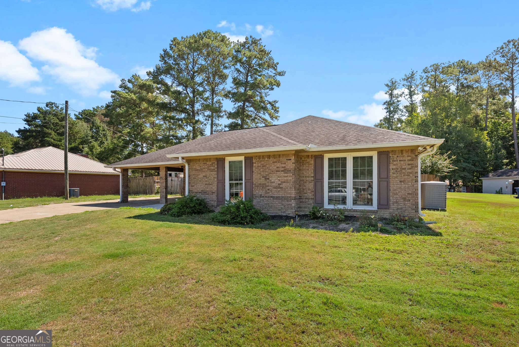 3 bedroom, 2 bathroom, 2,147 sq ft single family residence for sale at 417 Lee Road 309, Phenix City, AL 36870 — photo 2