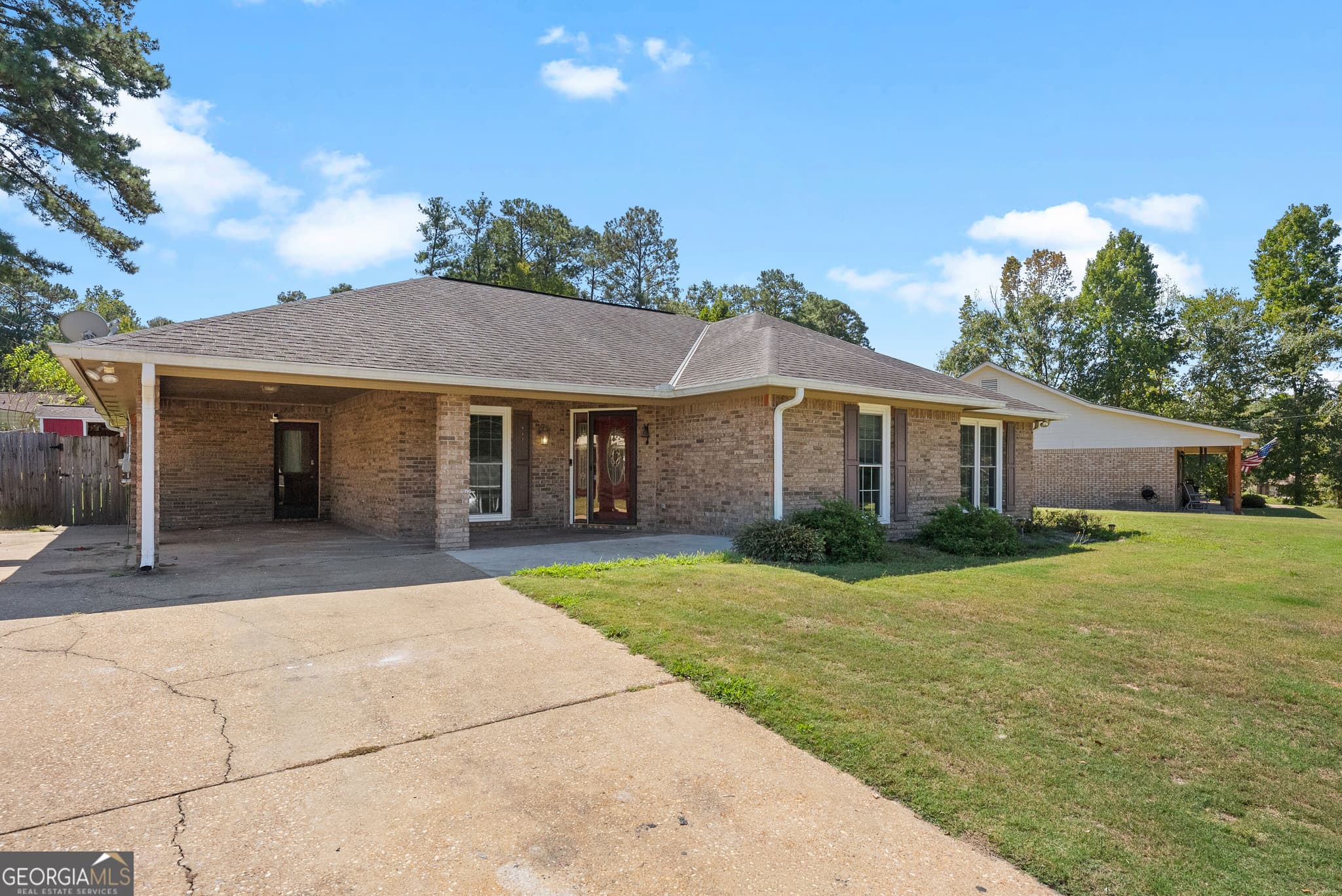 3 bedroom, 2 bathroom, 2,147 sq ft single family residence for sale at 417 Lee Road 309, Phenix City, AL 36870 — photo 3