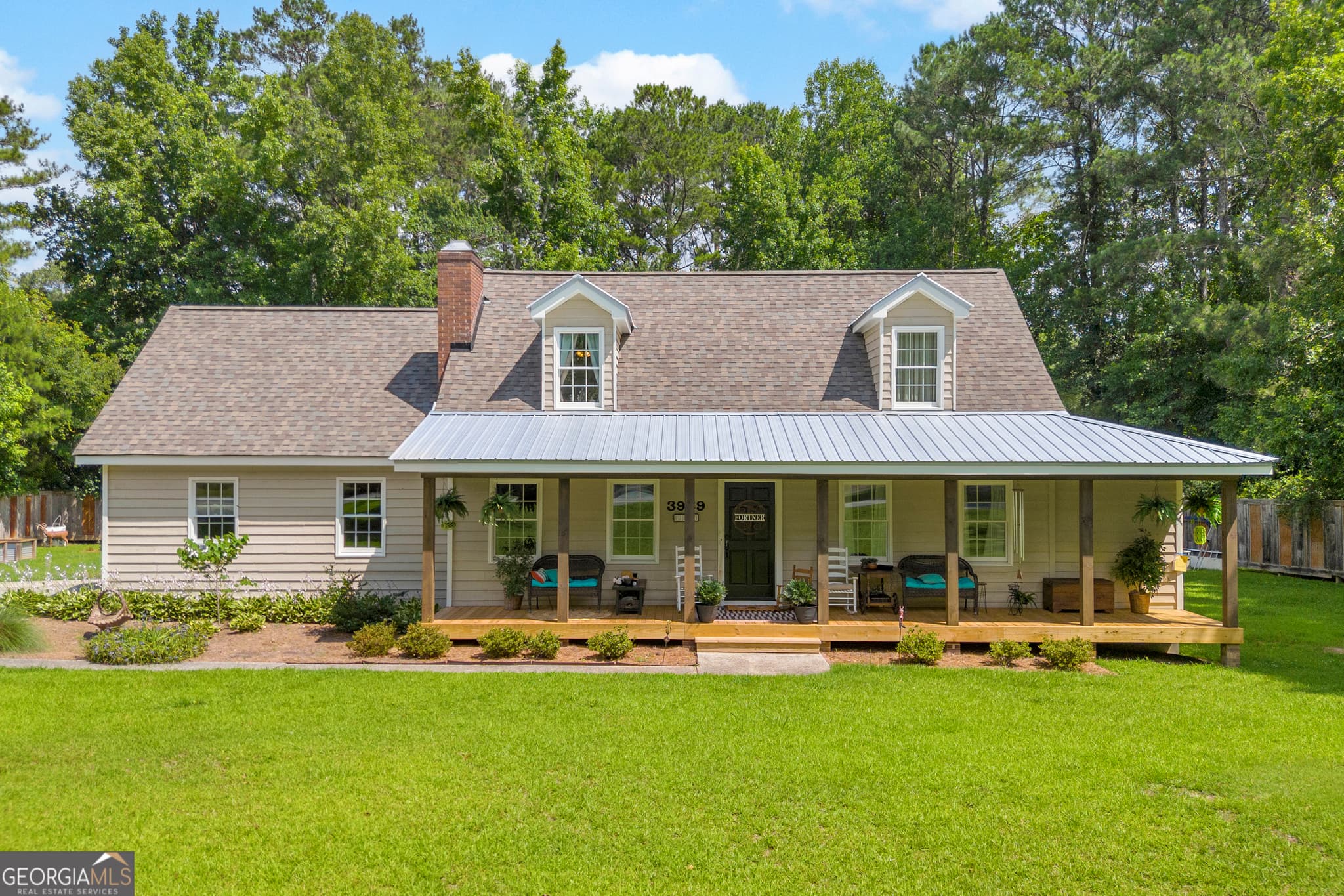 3 bedroom, 2.5 bathroom, 2,212 sq ft single family residence sold at 3969 Grove Trail, Loganville, GA 30052