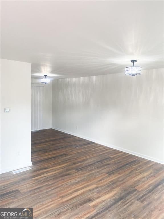 4 bedroom, 2.5 bathroom, 1,540 sq ft townhouse for sale at 7010 Oakhill Circle, Austell, GA 30168 — photo 2