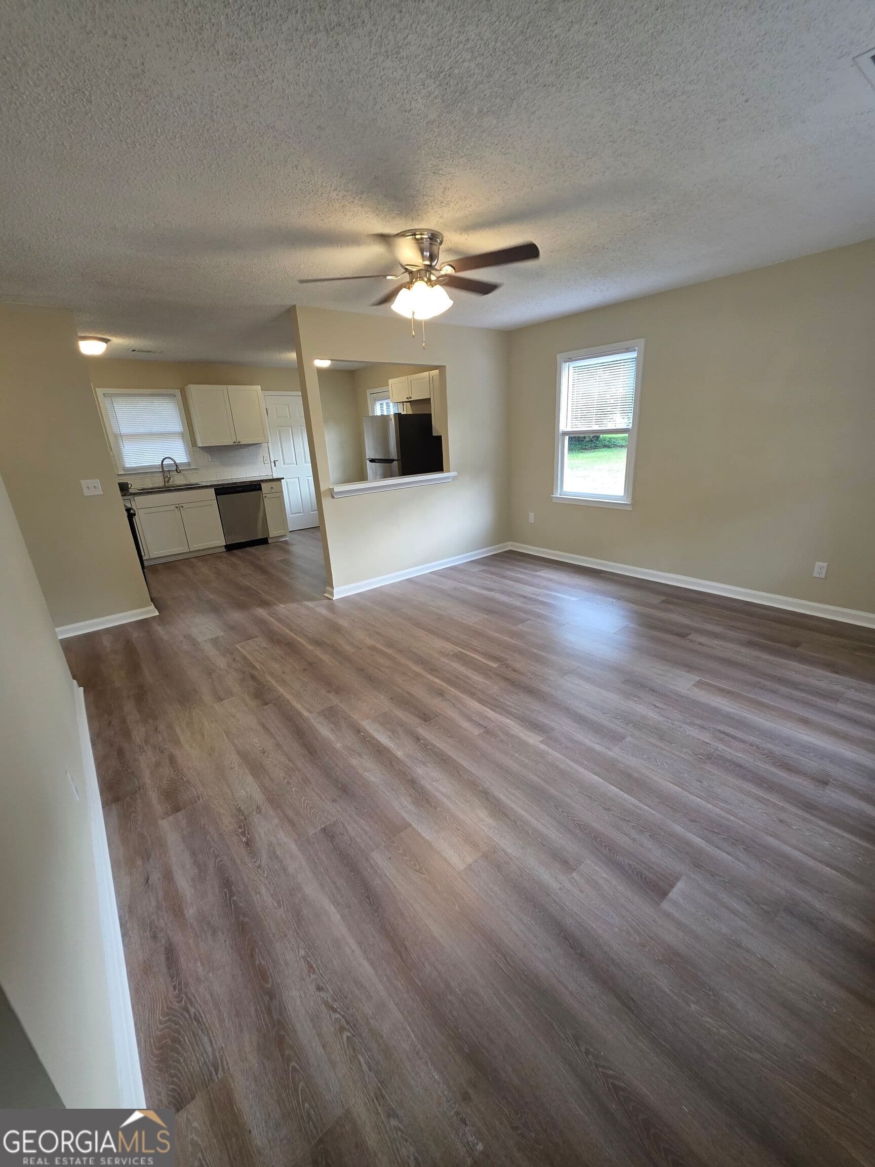 2 bedroom, 1 bathroom, 894 sq ft single family residence for sale at 118 Griffith Street, Winder, GA 30680 — photo 5