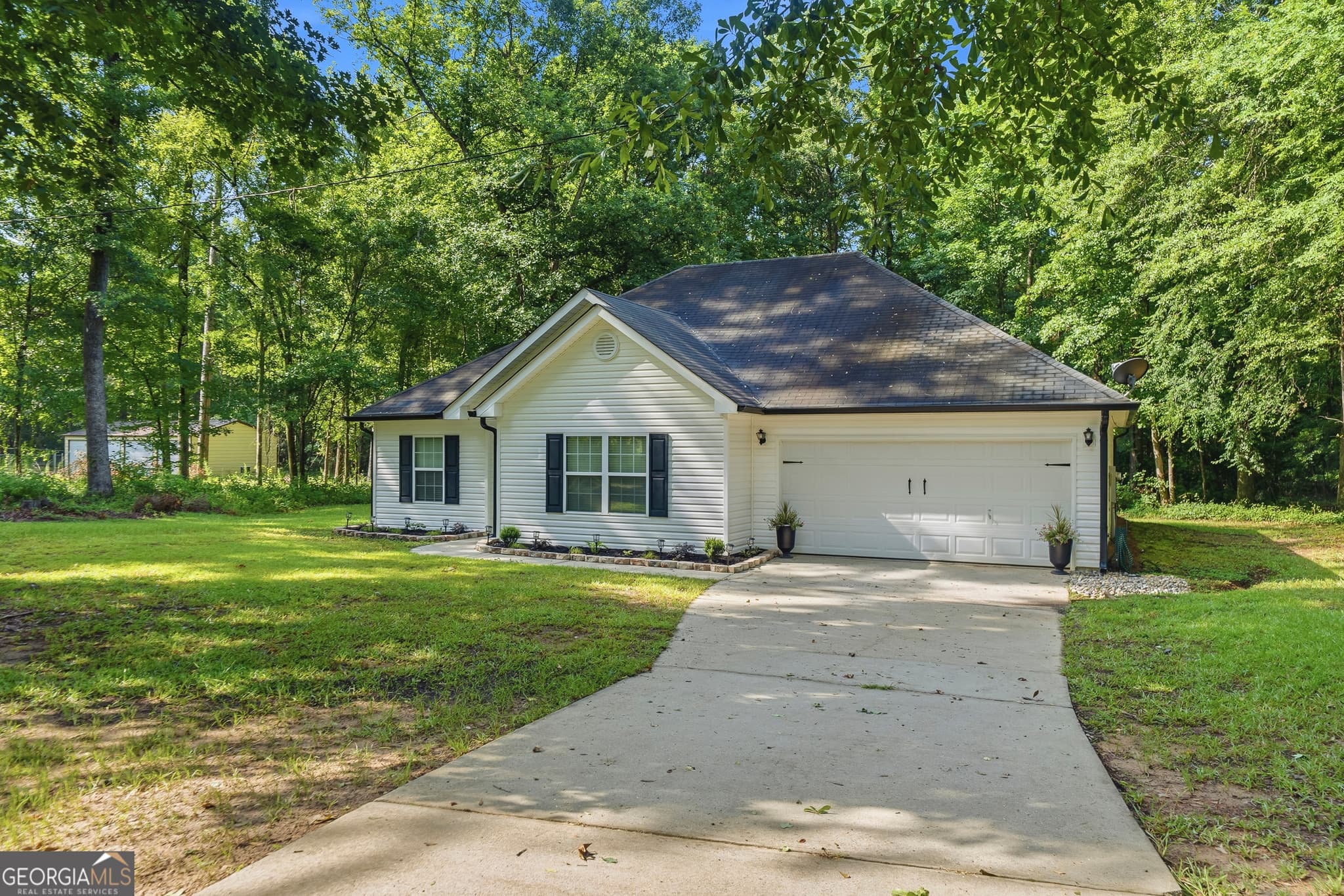 3 bedroom, 2 bathroom, 1,502 sq ft single family residence for sale at 613 Kings Road, Milledgeville, GA 31061 — photo 2