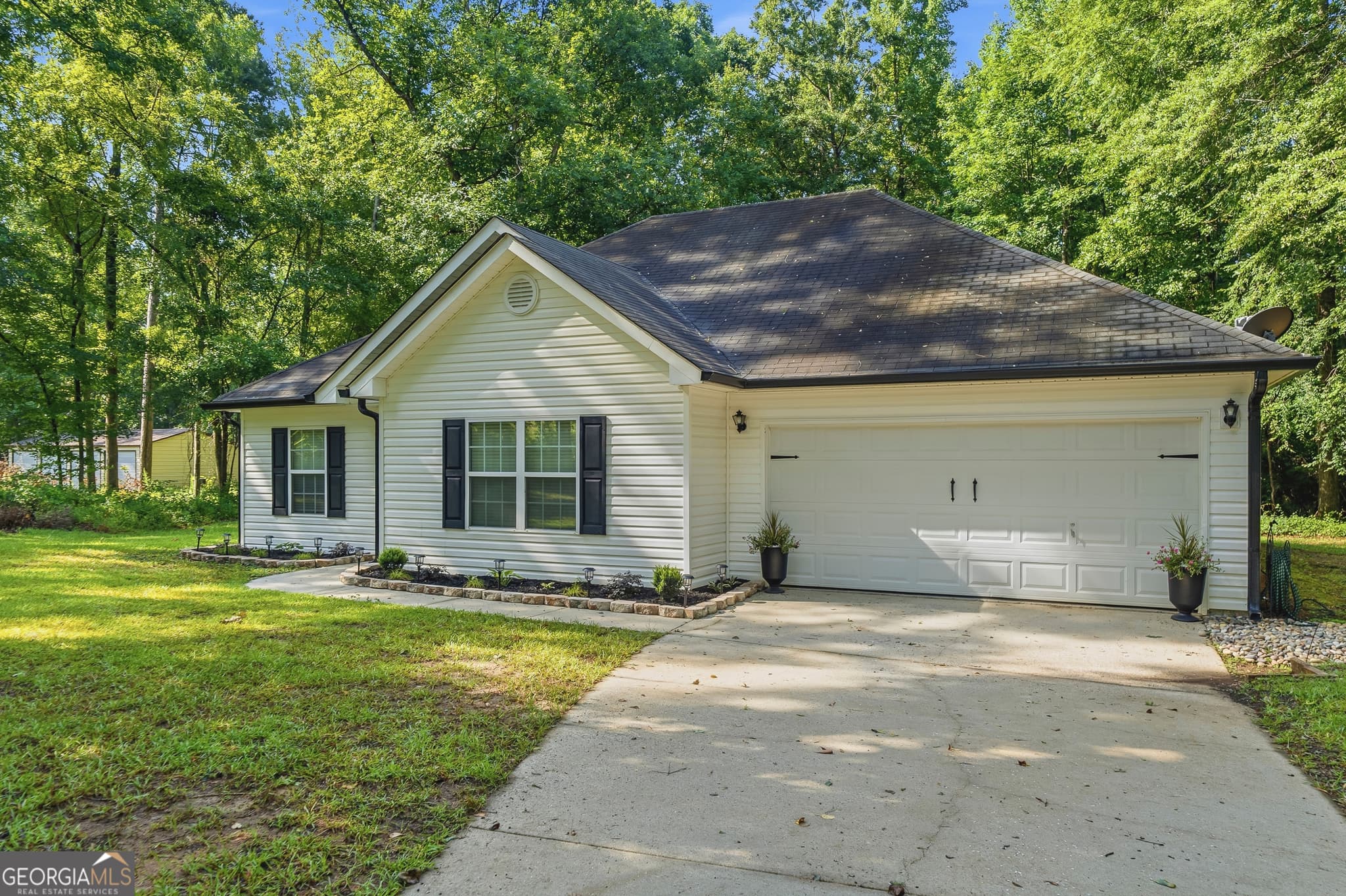 3 bedroom, 2 bathroom, 1,502 sq ft single family residence for sale at 613 Kings Road, Milledgeville, GA 31061 — photo 3