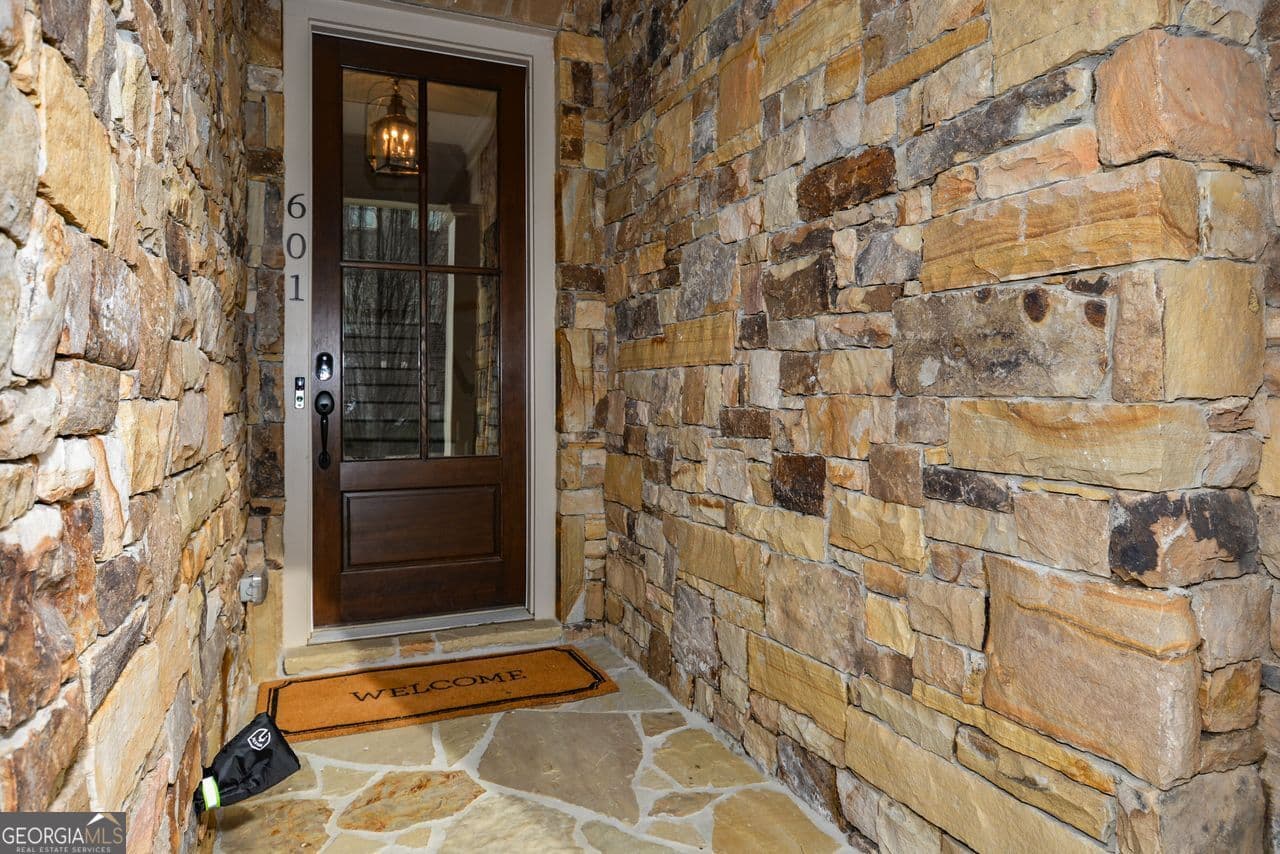 3 bedroom, 3.5 bathroom, 3,306 sq ft townhouse for sale at 601 Abbington River Lane, Atlanta, GA 30339 — photo 6