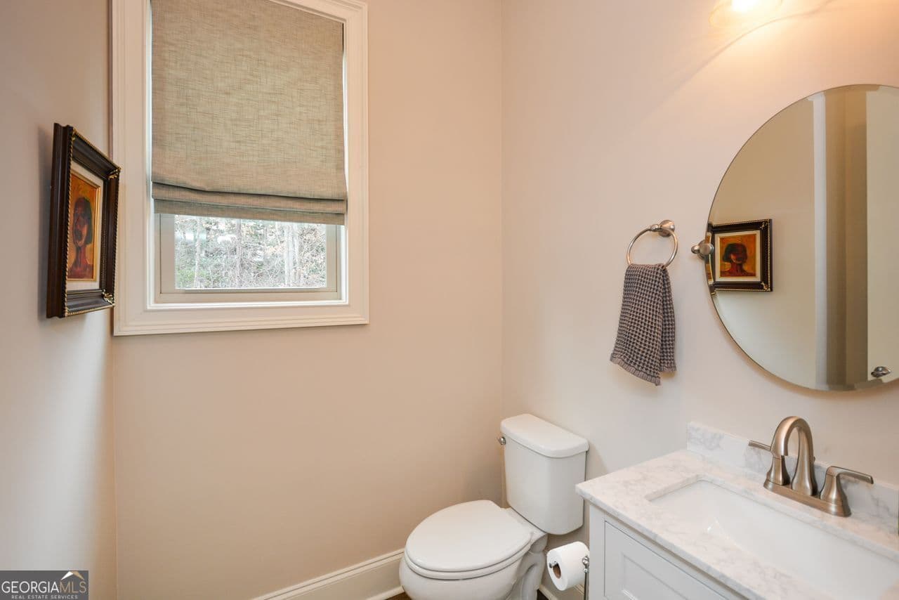 3 bedroom, 3.5 bathroom, 3,306 sq ft townhouse for sale at 601 Abbington River Lane, Atlanta, GA 30339 — photo 8