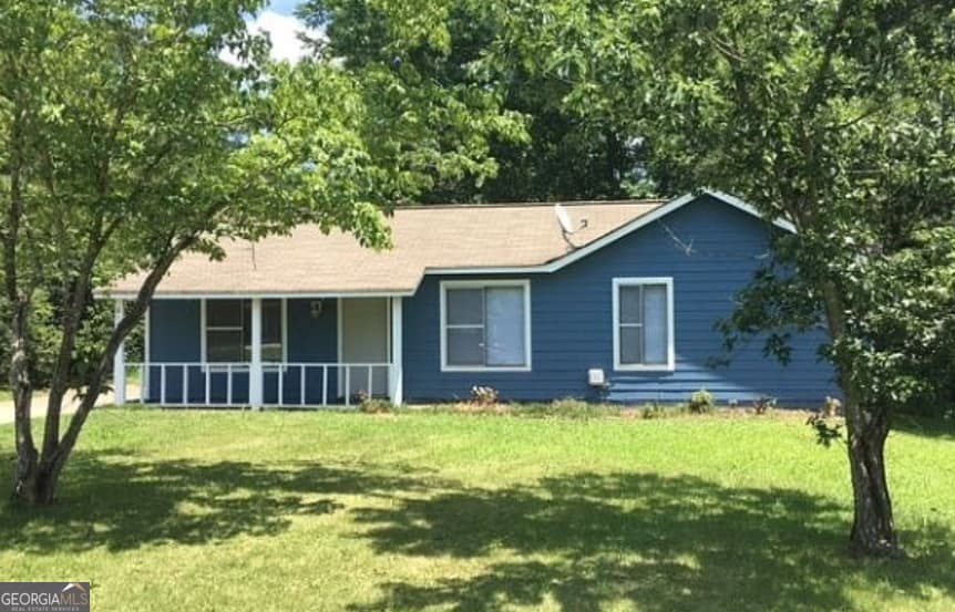 3 bedroom, 1.5 bathroom, 1,028 sq ft single family residence for rent at 8147 Flamingo Drive, Jonesboro, GA 30238 for $1,450 a month — photo 1 of 1
