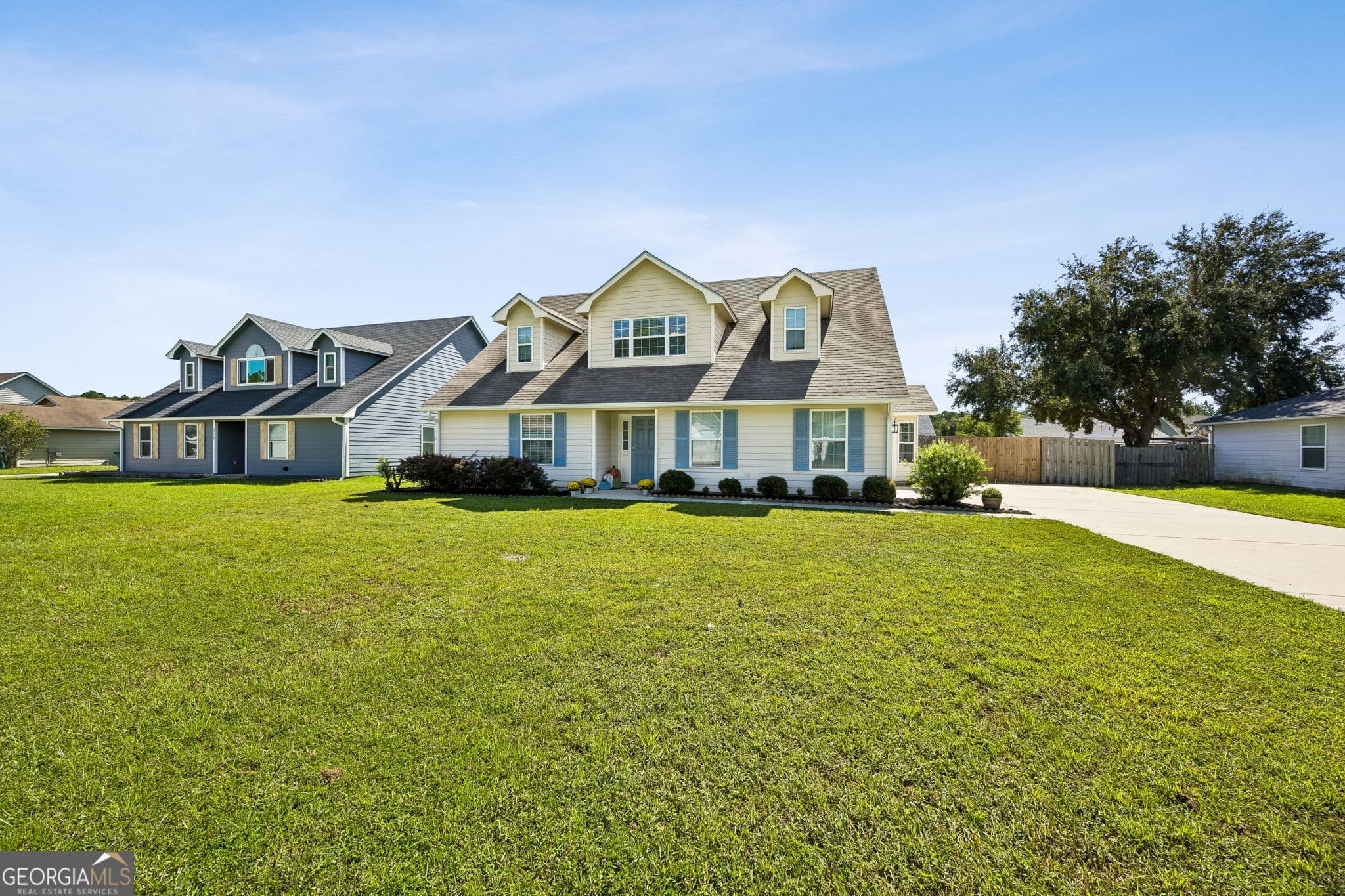5 bedroom, 3 bathroom, 2,221 sq ft single family residence under contract at 608 Victorias Circle, St. Marys, GA 31558 — photo 4