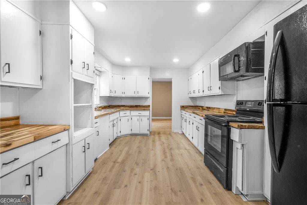 3 bedroom, 2 bathroom, 1,328 sq ft single family residence for sale at 1774 Campbellton Road, Atlanta, GA 30311 — photo 9