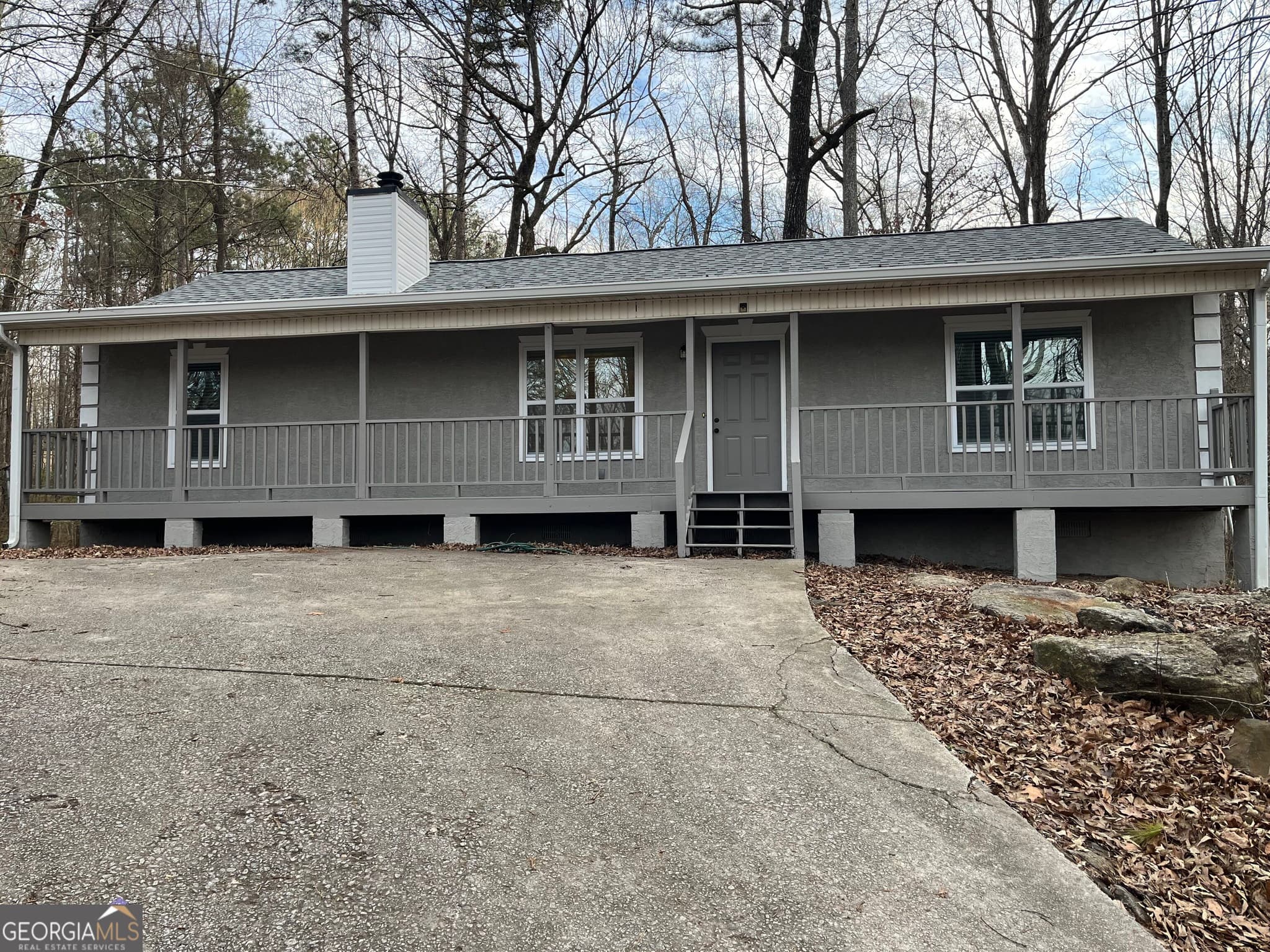 3 bedroom, 2 bathroom, 1,200 sq ft single family residence for rent at 507 Lakeshore Drive, Stockbridge, GA 30281 for $1,650 a month — photo 1 of 15