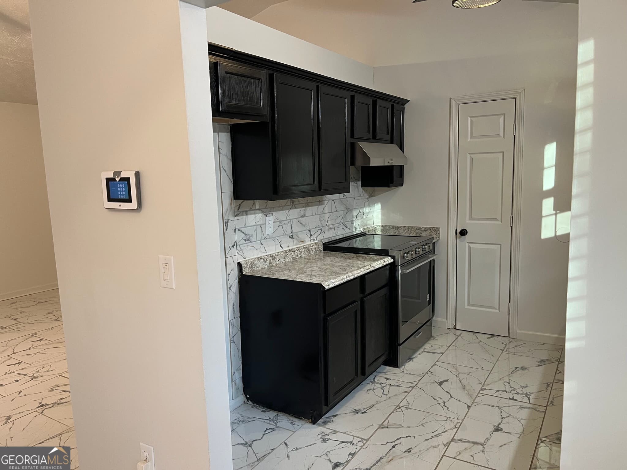 3 bedroom, 2 bathroom, 1,200 sq ft single family residence for rent at 507 Lakeshore Drive, Stockbridge, GA 30281 for $1,650 a month — photo 5