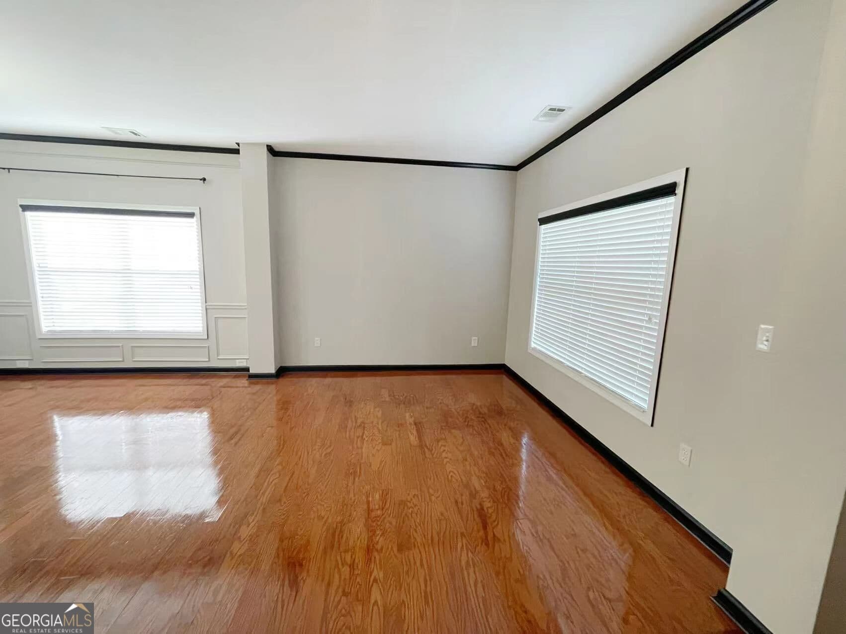 4 bedroom, 2.5 bathroom, 2,201 sq ft single family residence for rent at 401 Norton Crossing, Woodstock, GA 30188 for $2,450 a month — photo 2