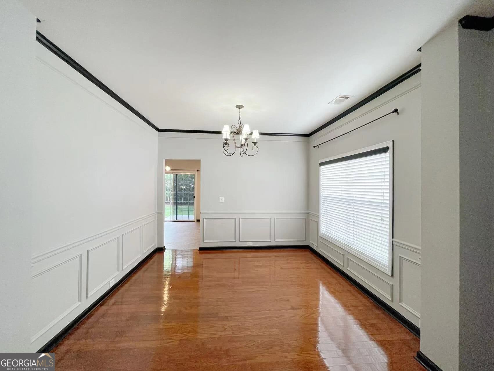 4 bedroom, 2.5 bathroom, 2,201 sq ft single family residence for rent at 401 Norton Crossing, Woodstock, GA 30188 for $2,450 a month — photo 3
