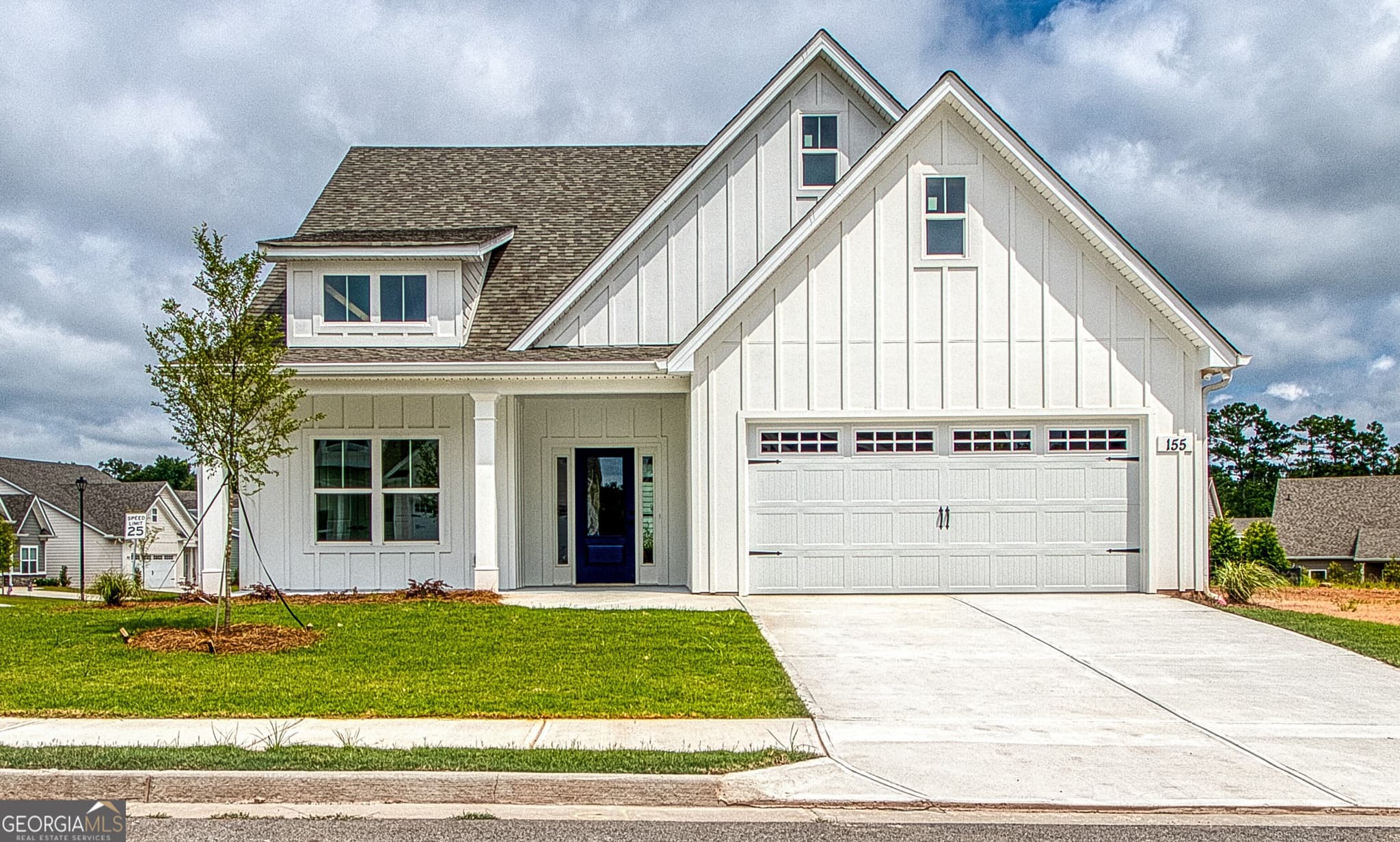 3 bedroom, 2 bathroom, 1,552 sq ft single family residence for sale at 100 Redhaven Drive, Senoia, GA 30276 — photo 1 of 20
