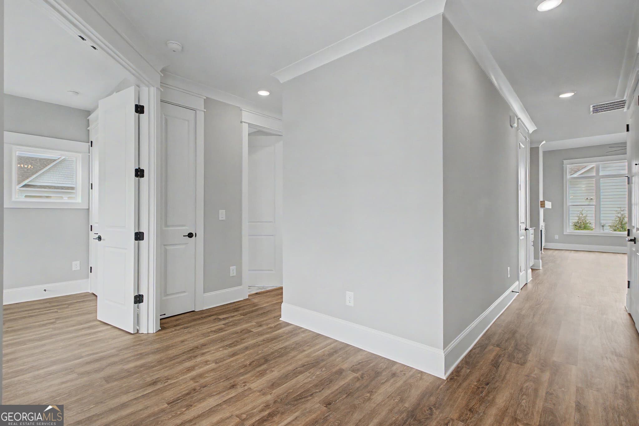 3 bedroom, 2 bathroom, 1,552 sq ft single family residence for sale at 100 Redhaven Drive, Senoia, GA 30276 — photo 4