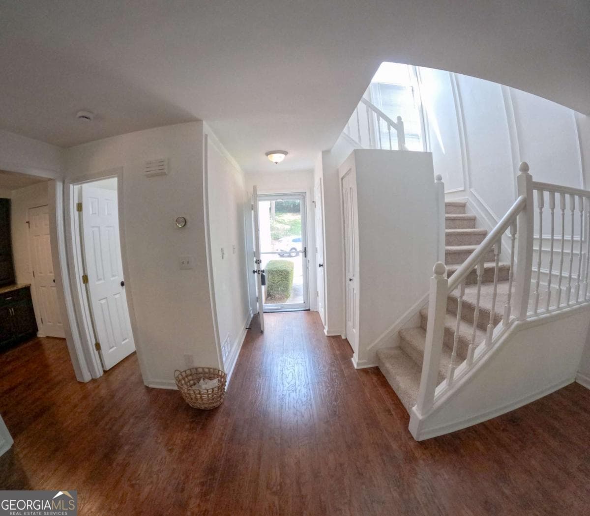 3 bedroom, 3.5 bathroom, 2,140 sq ft townhouse for rent at 705 Bridge Lane 705, Smyrna, GA 30082 for $2,975 a month — photo 2
