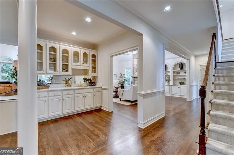 5 bedroom, 5.5 bathroom, 5,312 sq ft single family residence for sale at 610 Turbridge Court, Johns Creek, GA 30022 — photo 3