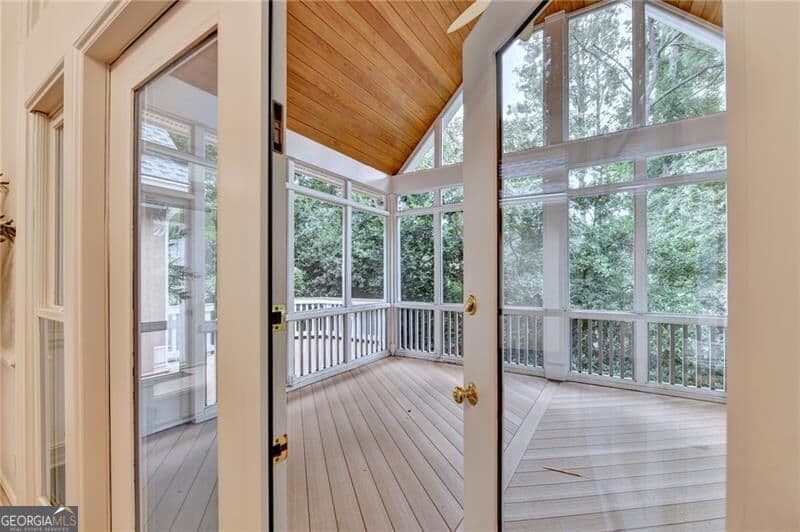 5 bedroom, 5.5 bathroom, 5,312 sq ft single family residence for sale at 610 Turbridge Court, Johns Creek, GA 30022 — photo 4