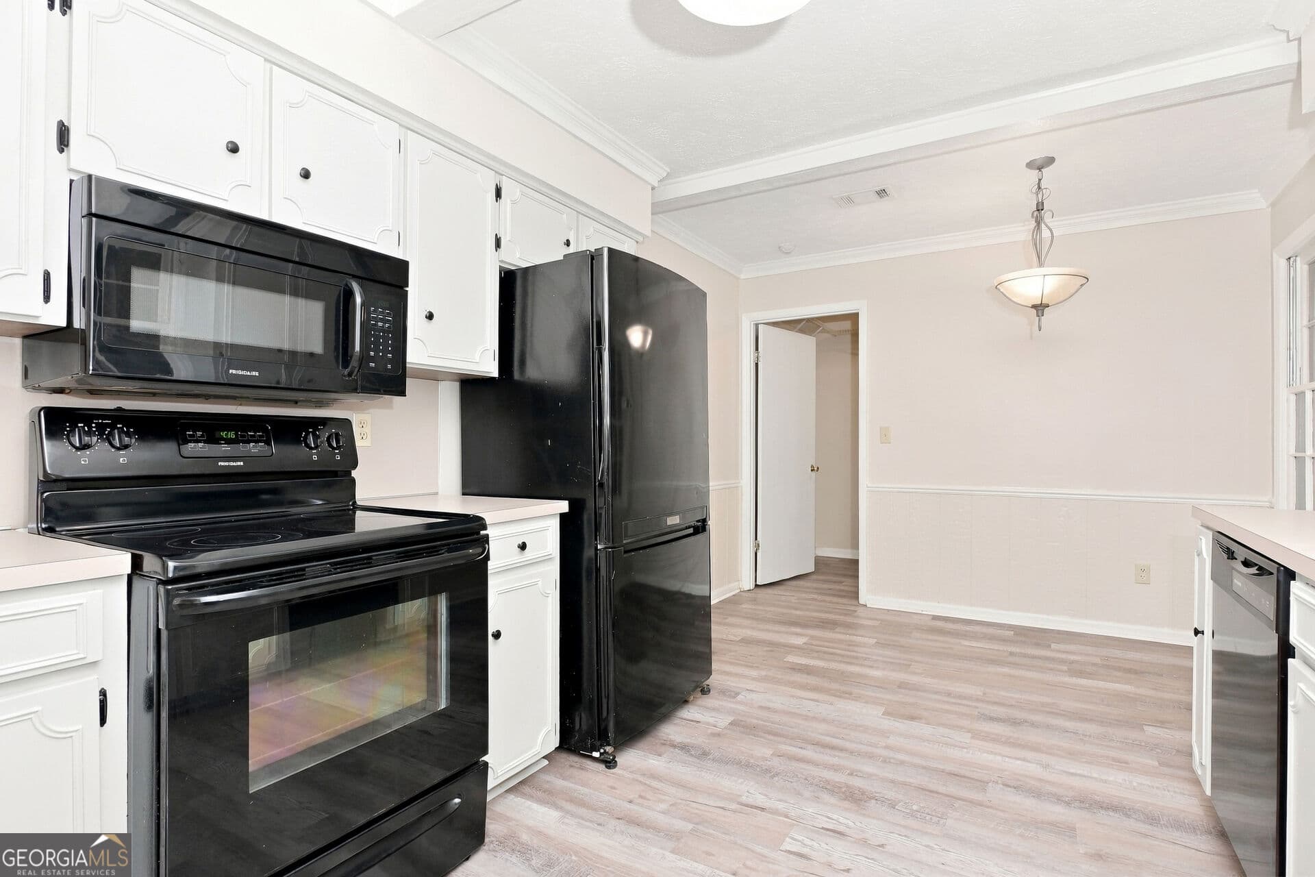 3 bedroom, 2 bathroom, 1,739 sq ft single family residence under contract at 4104 Curry Street, Columbus, GA 31907 — photo 6