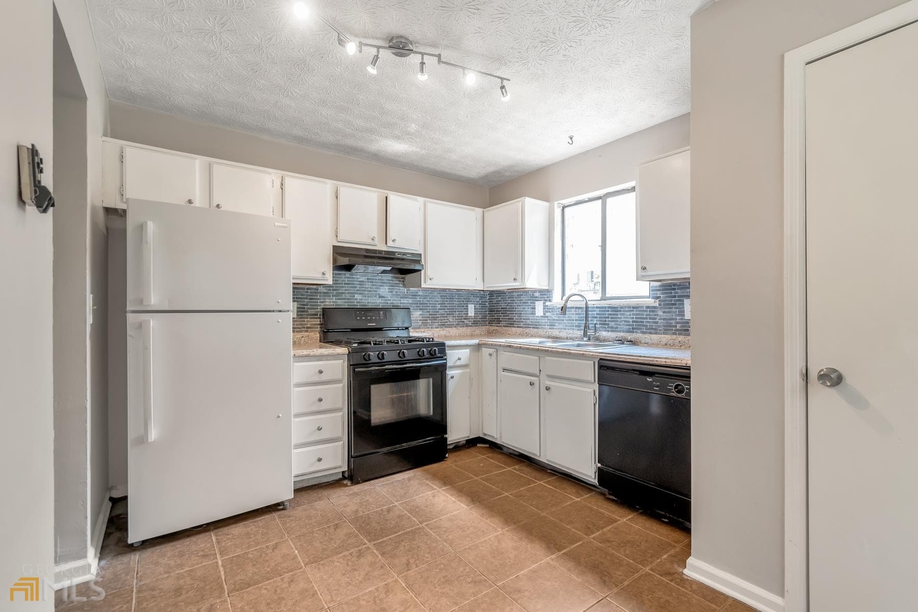 3 bedroom, 2 bathroom, 1,096 sq ft single family residence for rent at 800 Durham Crossing, Stone Mountain, GA 30083 for $1,445 a month — photo 6