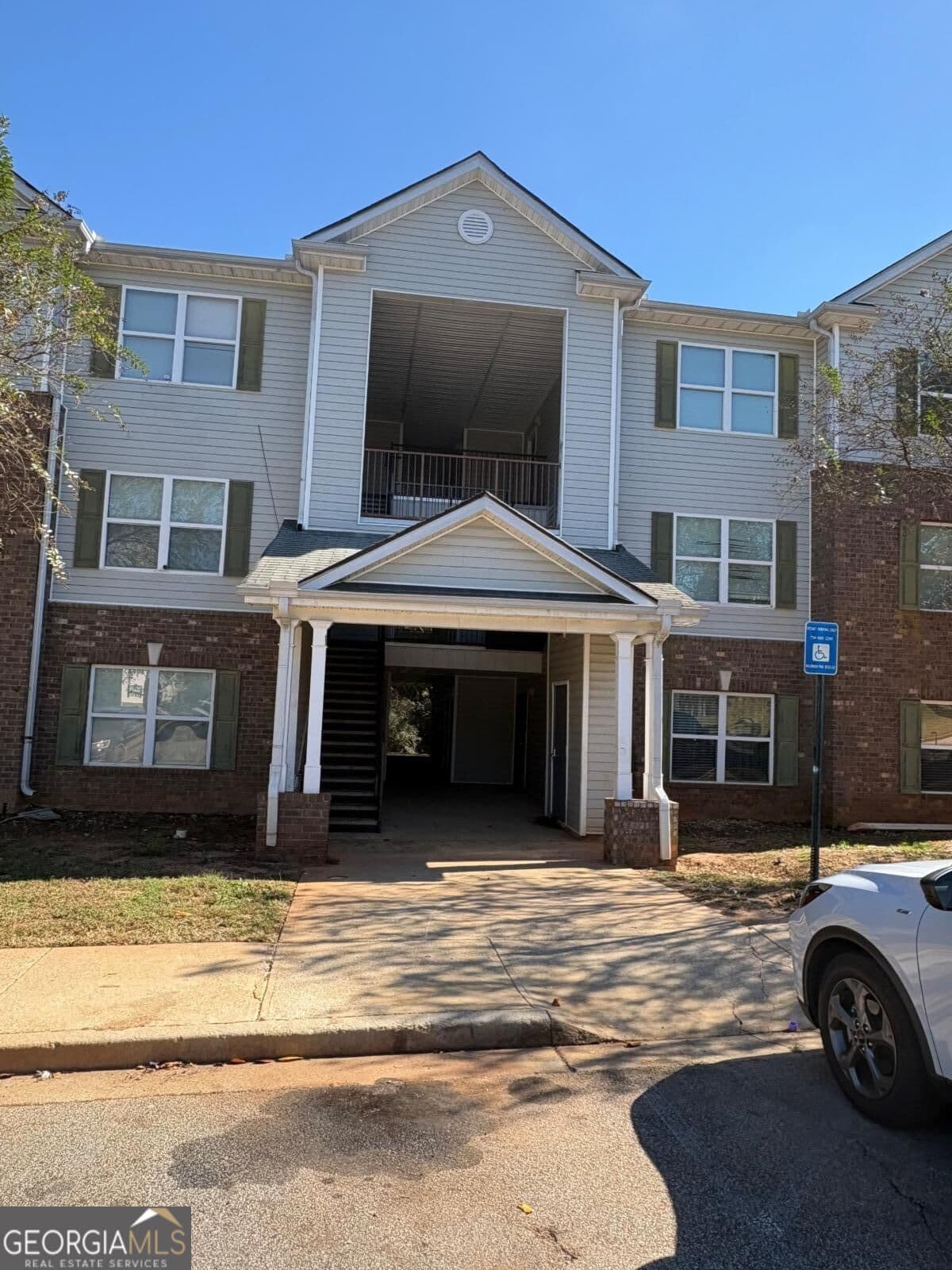 3 bedroom, 2 bathroom, 1,292 sq ft condominium for rent at 4302 Waldrop Place, Decatur, GA 30034 for $1,500 a month — photo 1 of 17