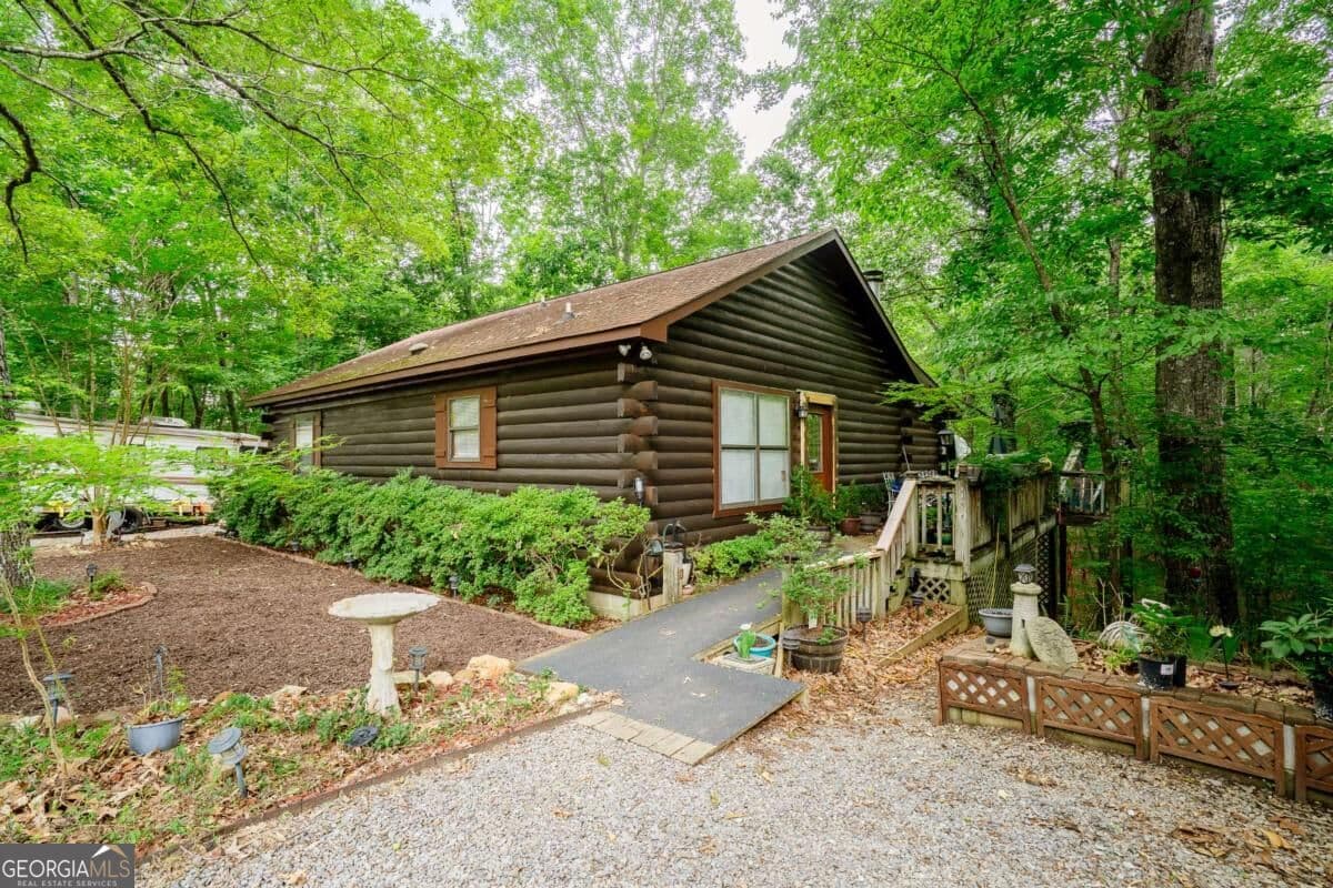 2 bedroom, 1.5 bathroom, 1,080 sq ft cabin,single family residence for sale at 12 Scott Drive, Ellijay, GA 30540 — photo 6