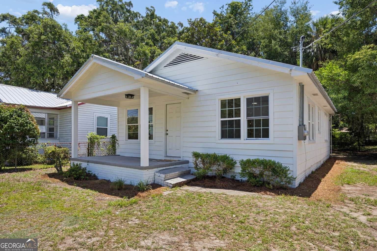 2 bedroom, 1 bathroom, 900 sq ft single family residence for sale at 804 P Street, Brunswick, GA 31520 — photo 2