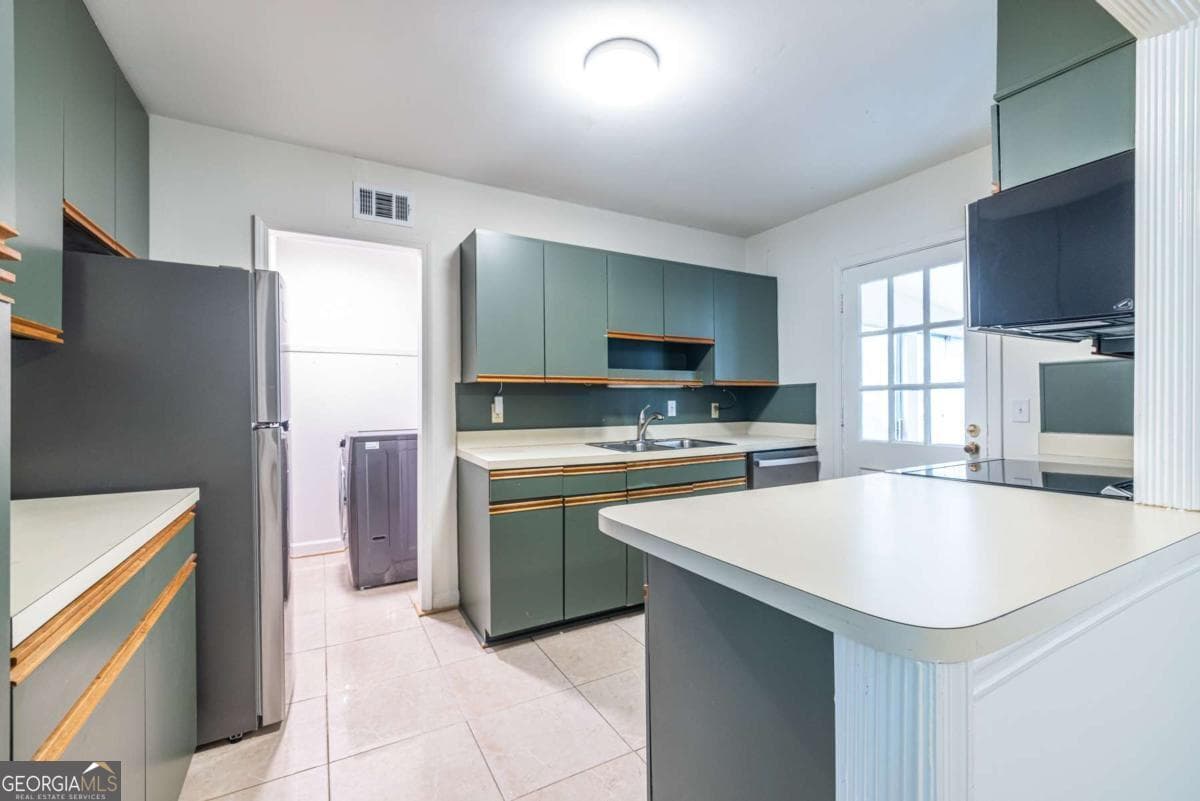 3 bedroom, 2 bathroom, 1,452 sq ft condominium for sale at 2363 Henderson Mill Road 7, Atlanta, GA 30345 — photo 10